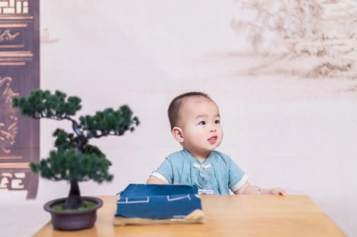 岑溪怀孕为啥肚子会长毛